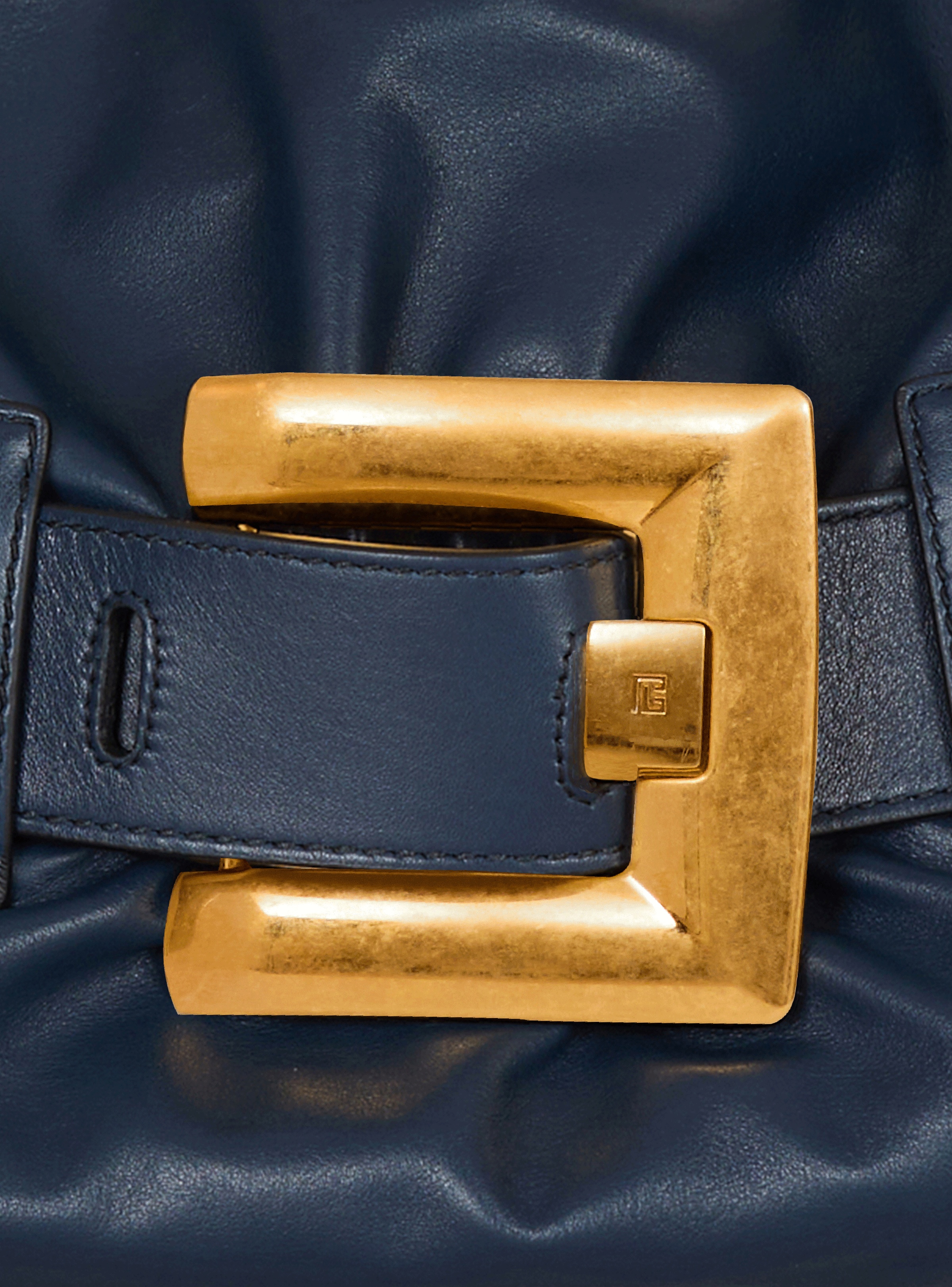 Medium Anthem bag in leather - 7