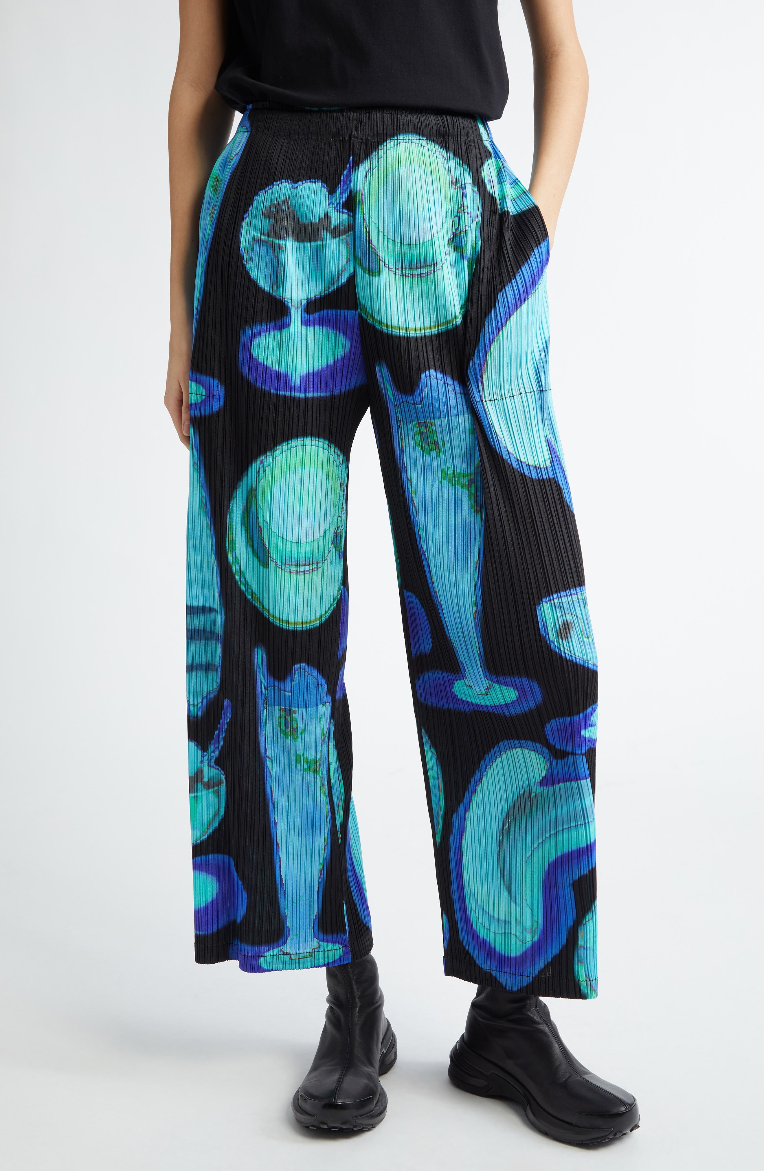 Pleats Please Issey Miyake Thermal Floods Print Pleated Pants in Black at Nordstrom - 1