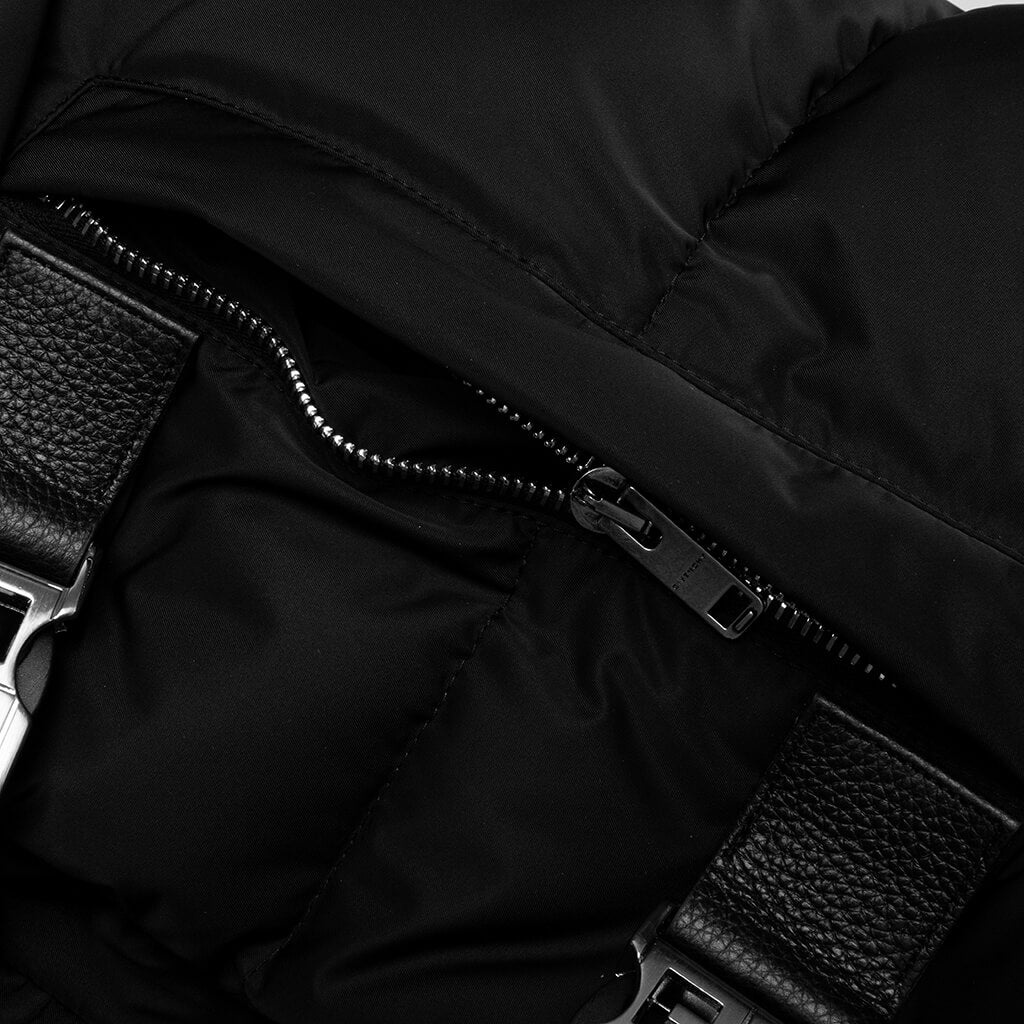 SLEEVELESS W/ METALLIC DETAILS PUFFER JACKET - BLACK - 4