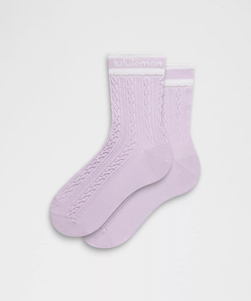 Unisex Cable-Knit Quarter Socks 1