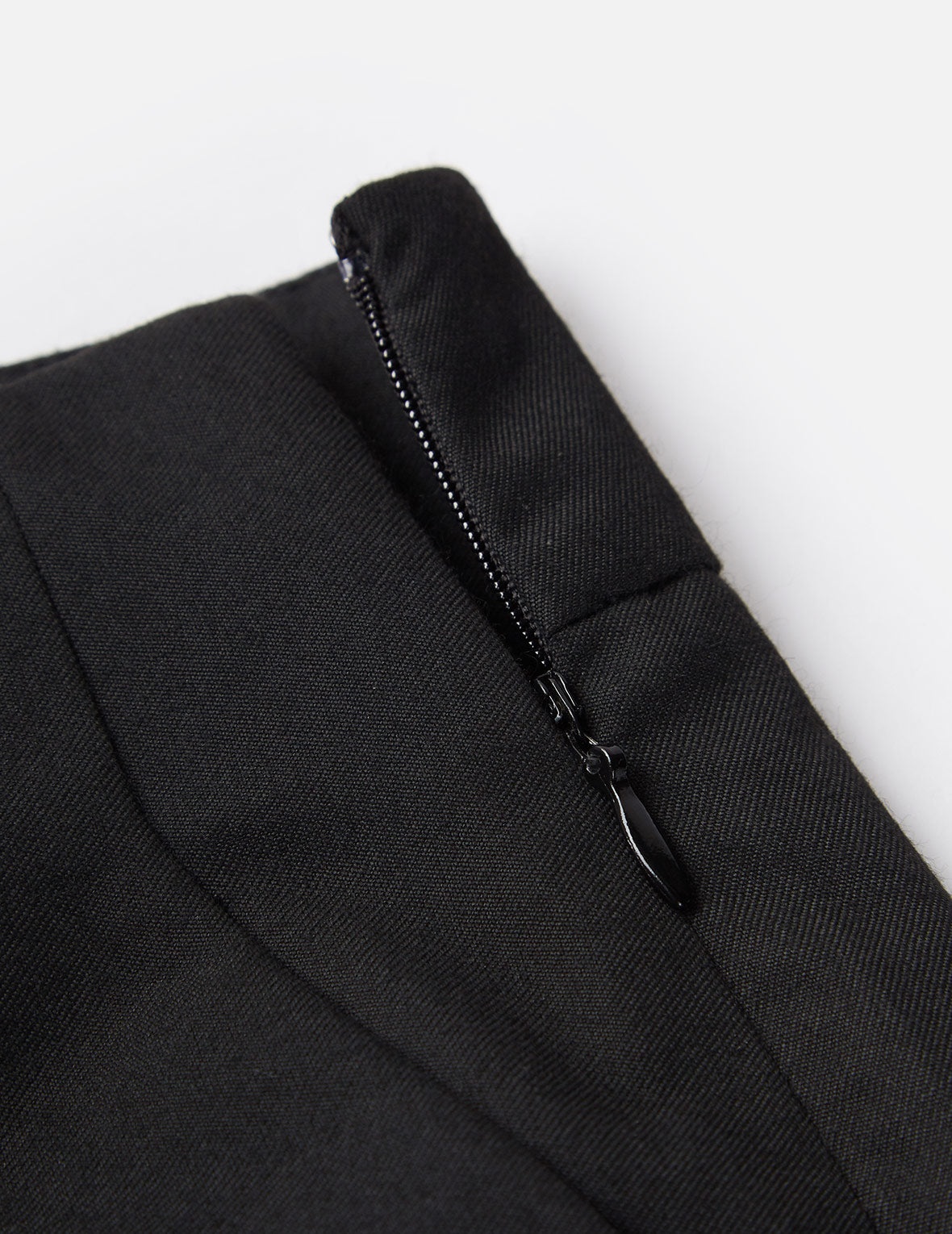 Partial Leather Buckle Belt Shorts - 9