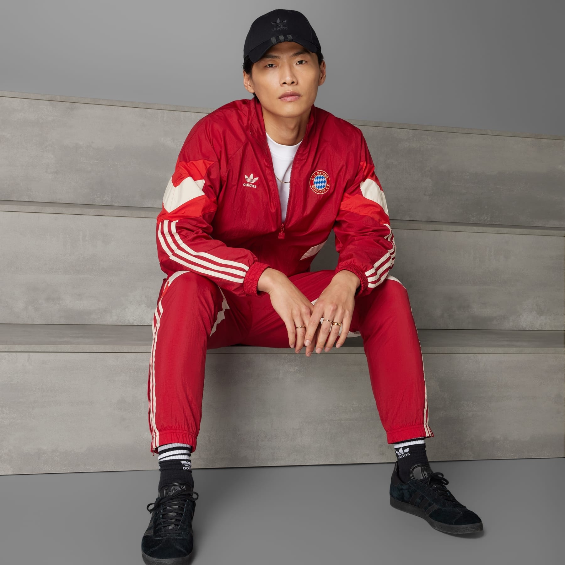 【ADIDAS】FC Bayern Original Track Top ☆韓国大人気★ adidas FC Bayern Originals Track Top | REVERSIBLE