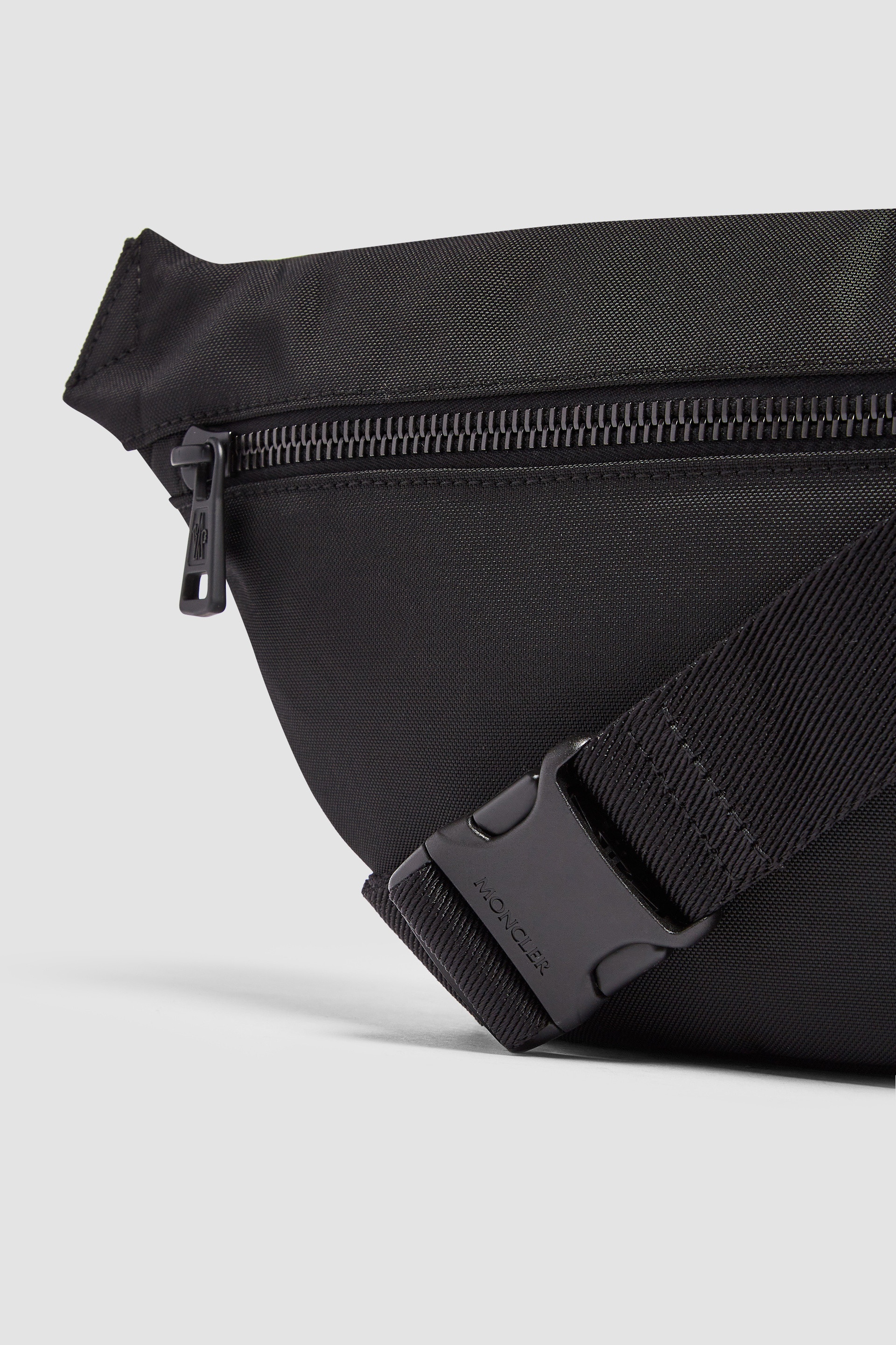 ★送関込み★ Moncler Durance belt bag Moncler Durance Belt Bag | Black | FARFETCH