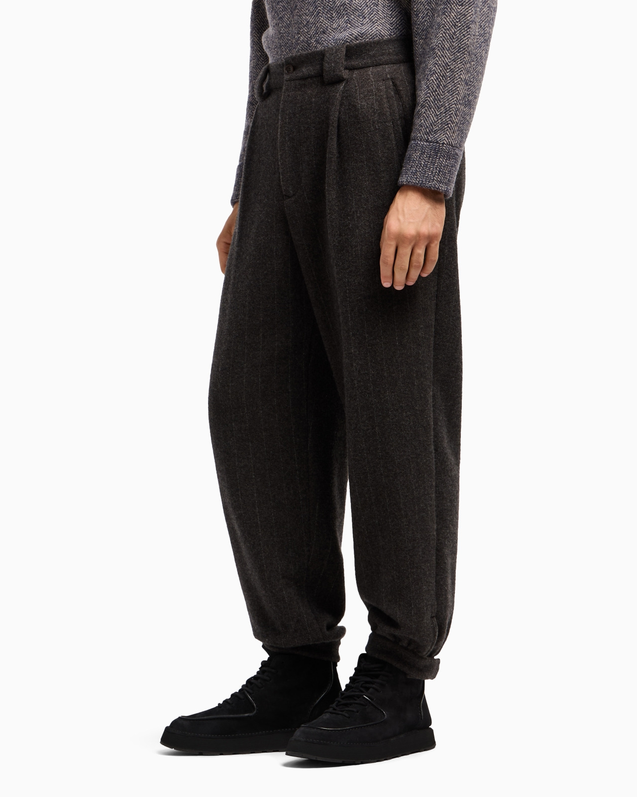 SINGLE-PLEAT TROUSERS IN PINSTRIPED CASHMERE AND WOOL CLOTH - 4
