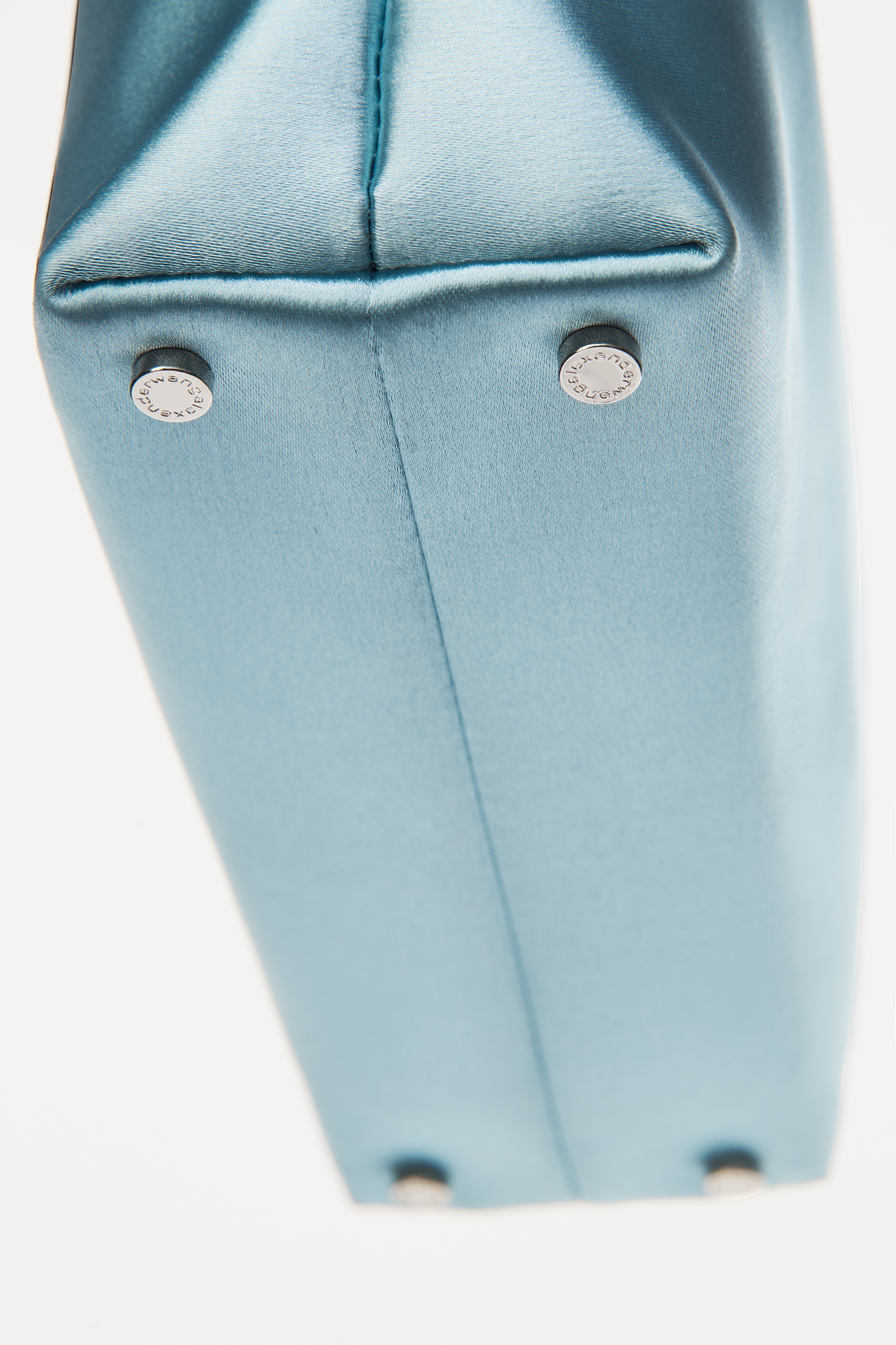 HEIRESS POUCH IN SATIN 5