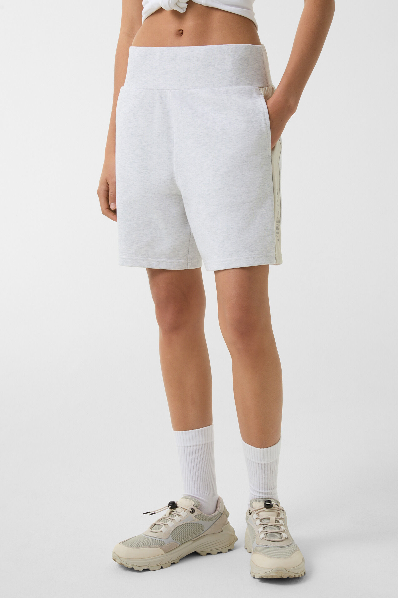 Lahela sweatshorts in Light gray melange - 2