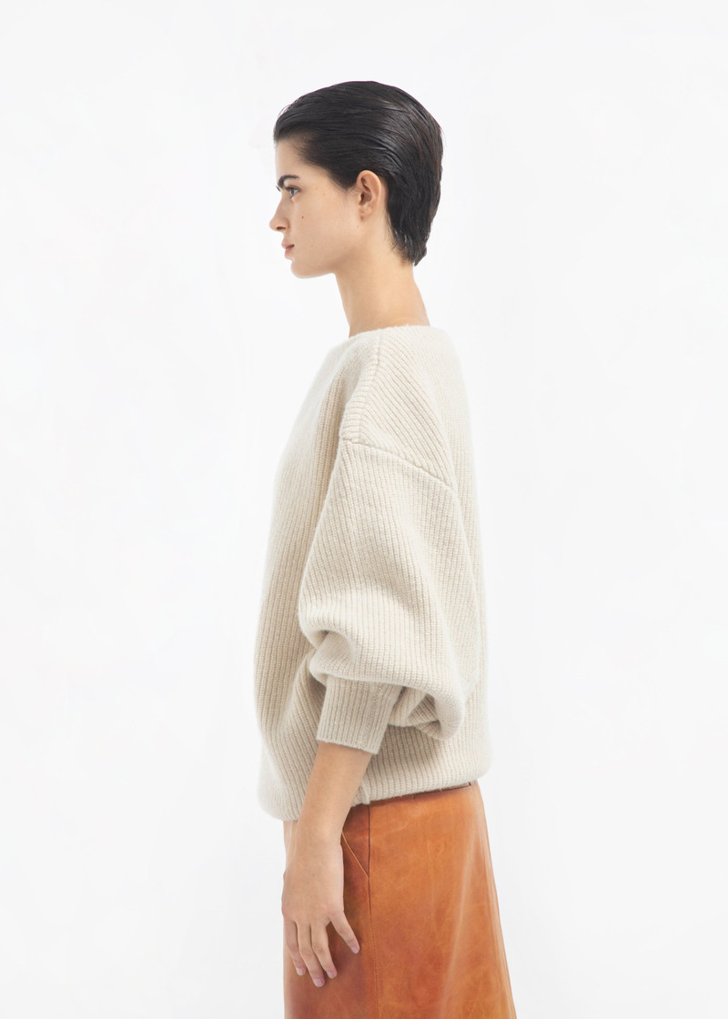 Oversized Boatneck Sweater in Wool Cashmere 5