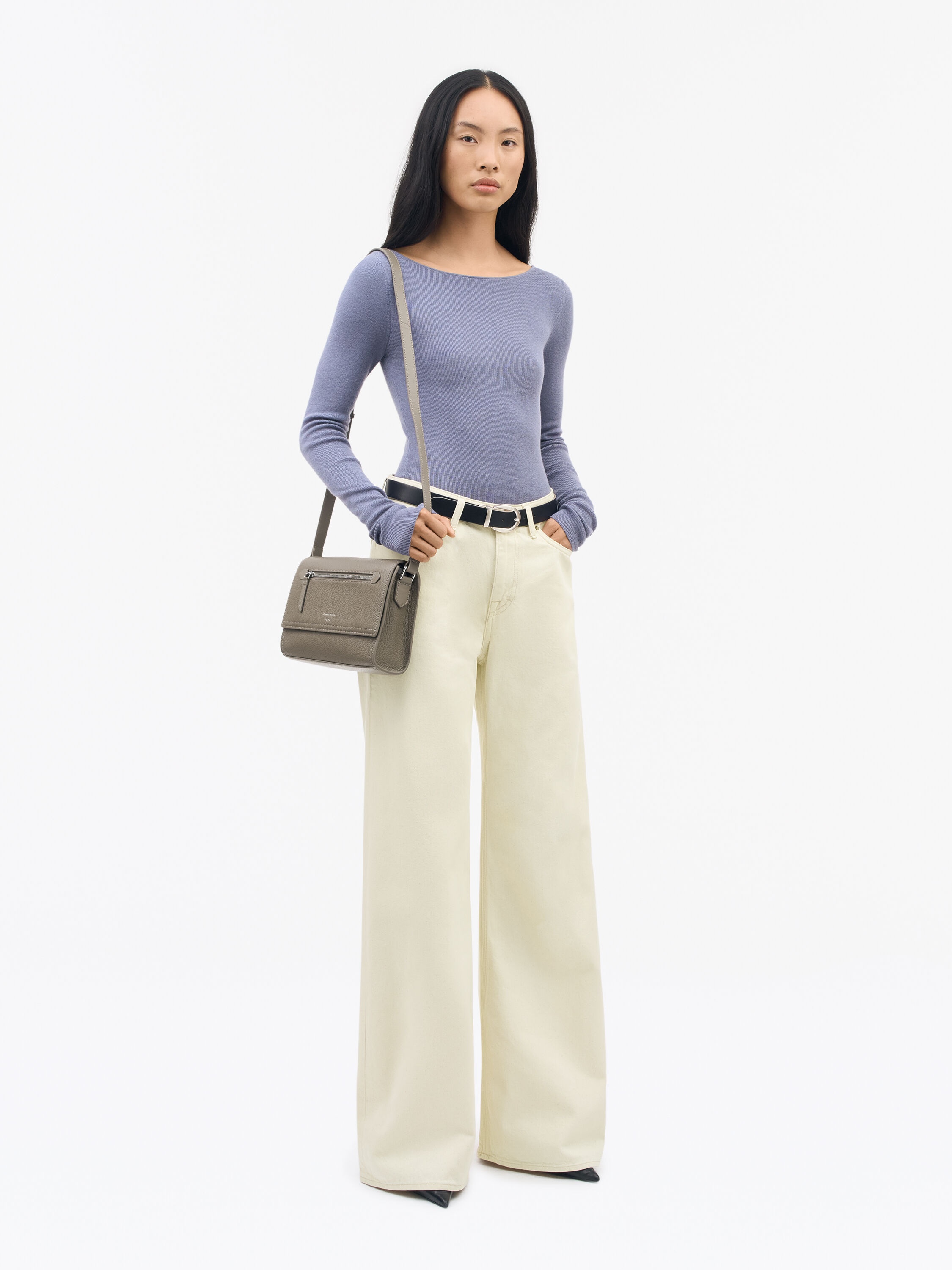 Caprisia Crossbody Leather Bag - 4