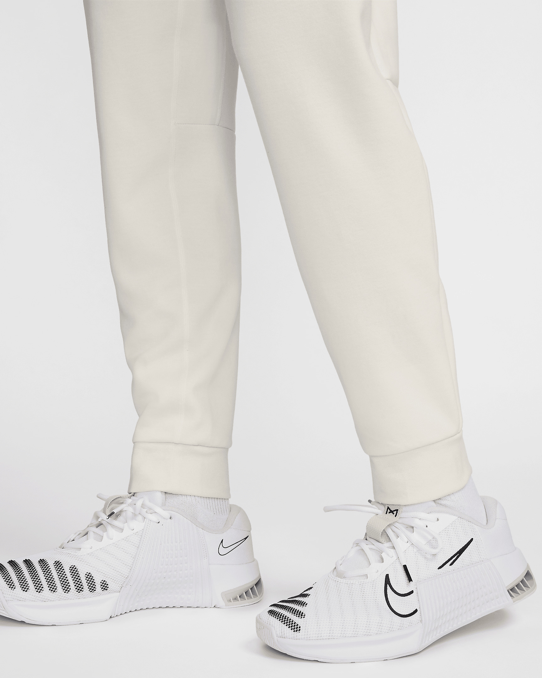 Nike Primary Men's Dri-FIT UV Versatile Joggers - 6