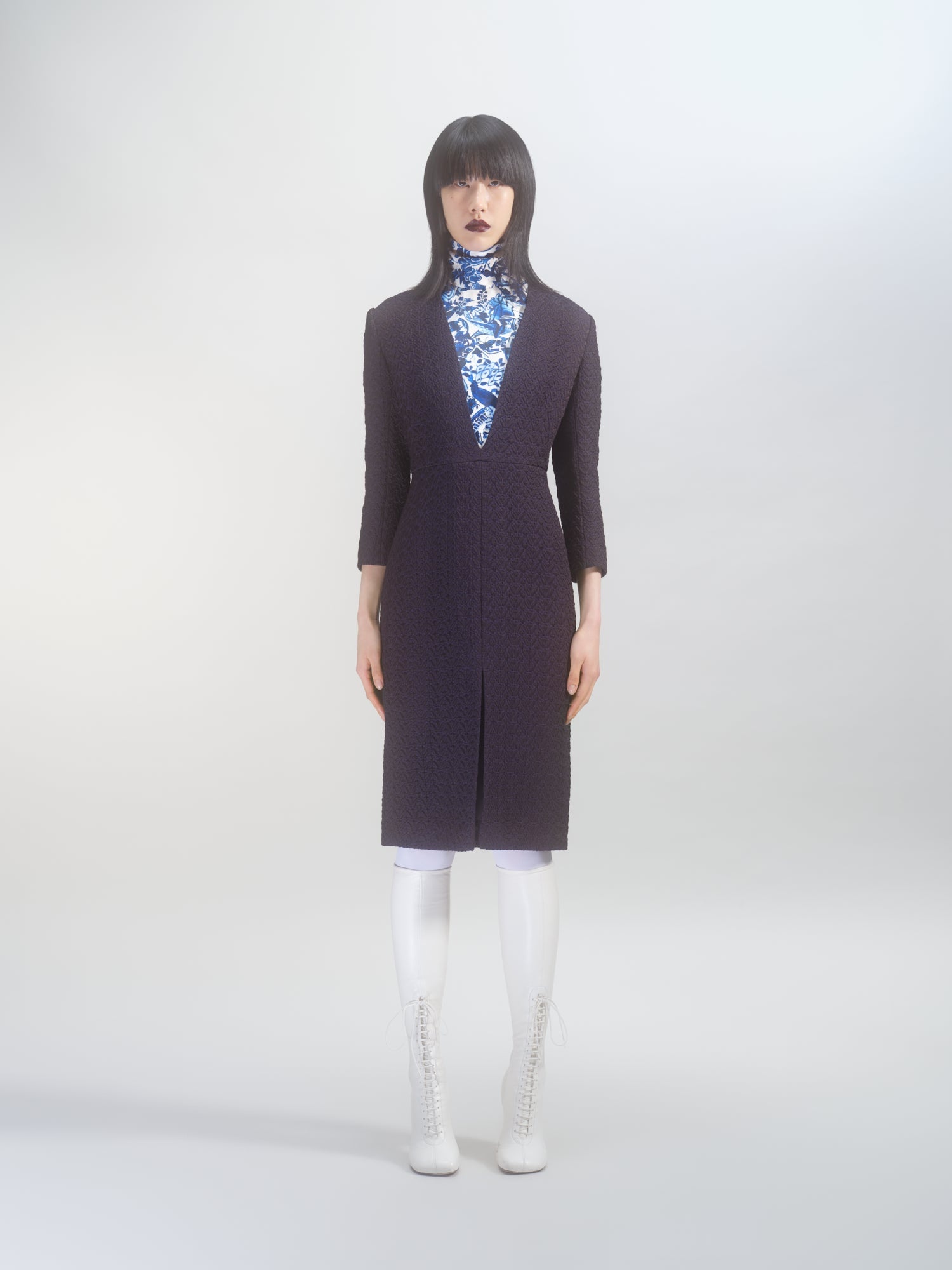 V-NECK FITTED DRESS - 5