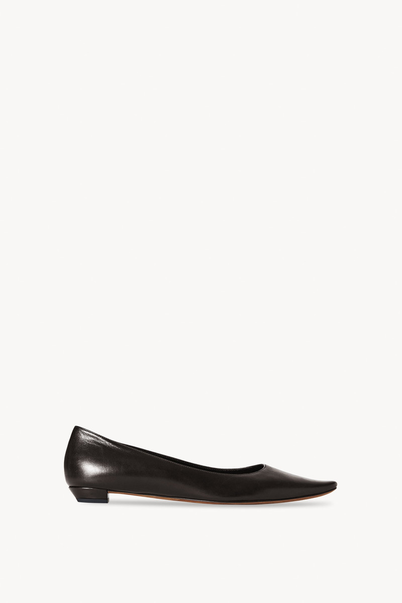 Claudette Flat in Leather 1