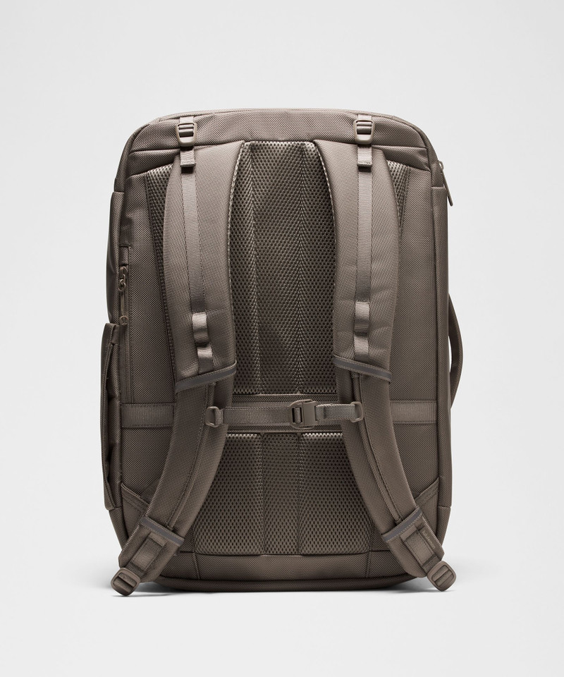 Cruiser Travel Backpack 35L 3