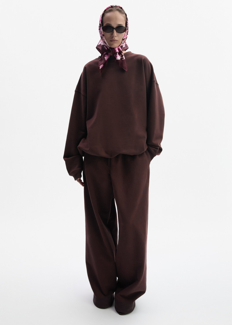 Relaxed sweatpants in brown 1