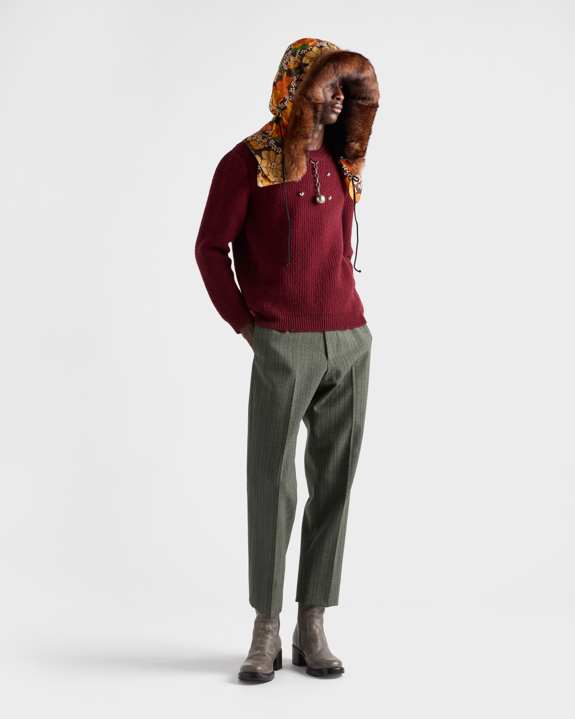 Wool crew-neck sweater with pendant - 2