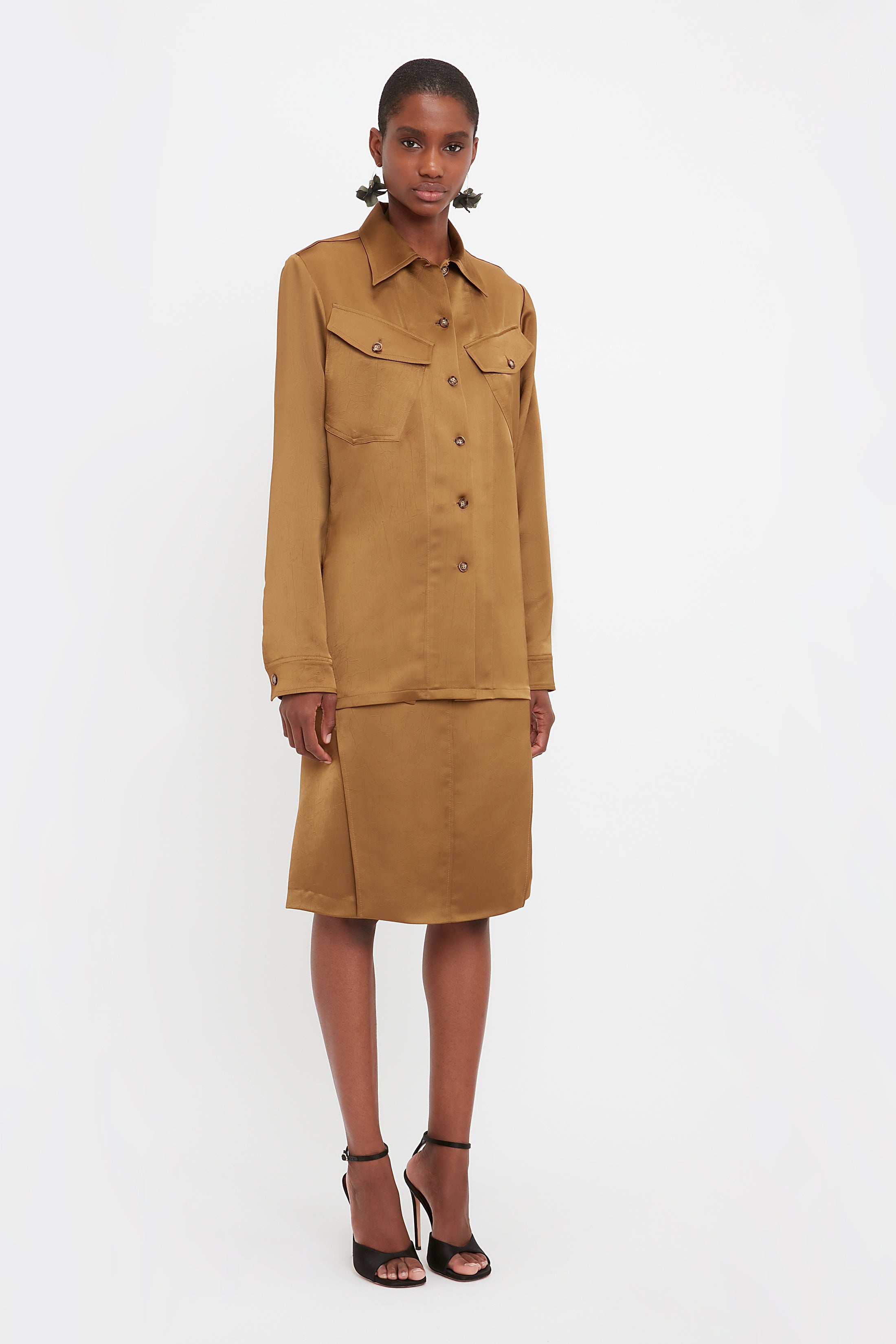 Backless Patch Pocket Shirt In Tawny Brown - 3