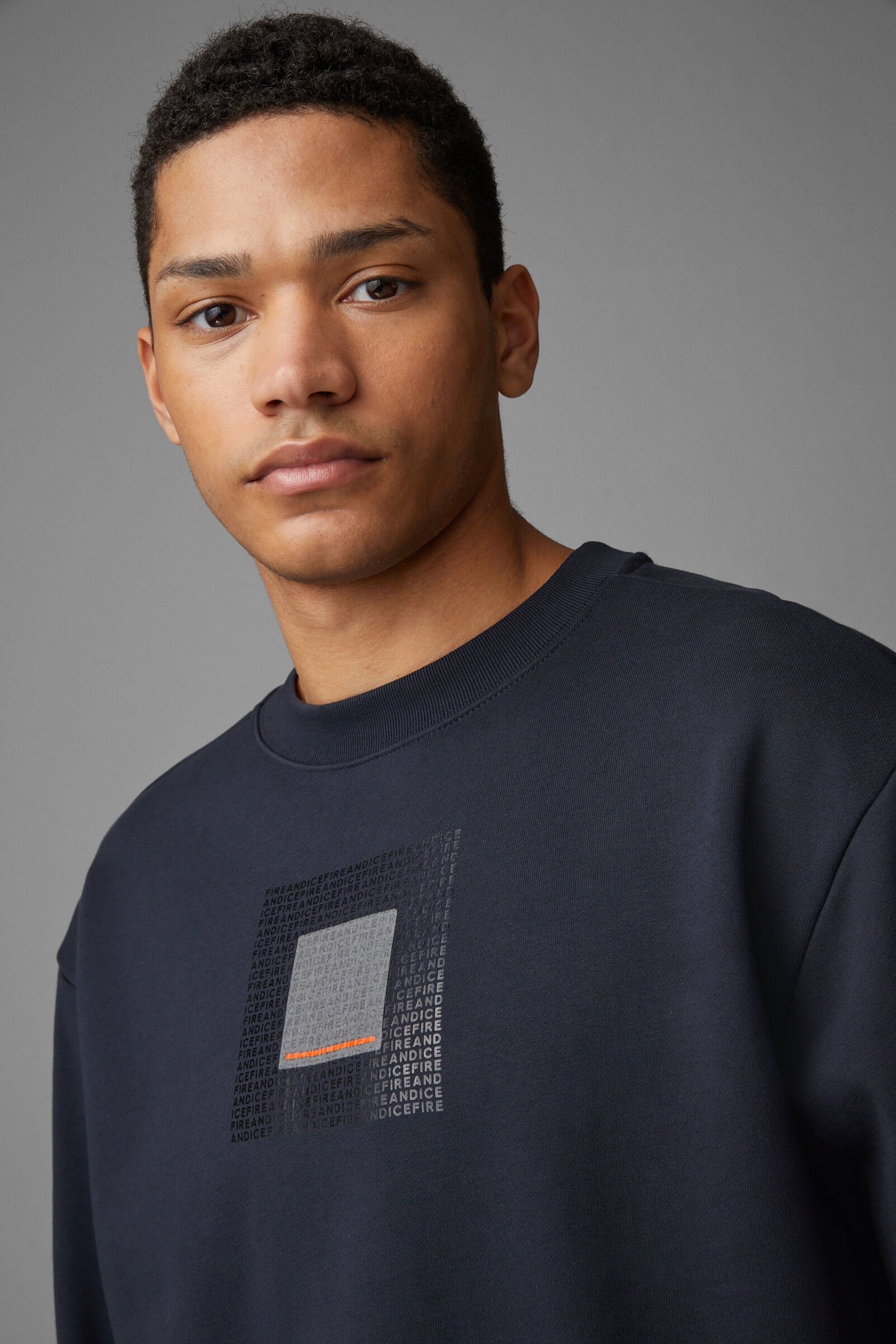 Hunt Unisex sweatshirt in Dark blue - 4