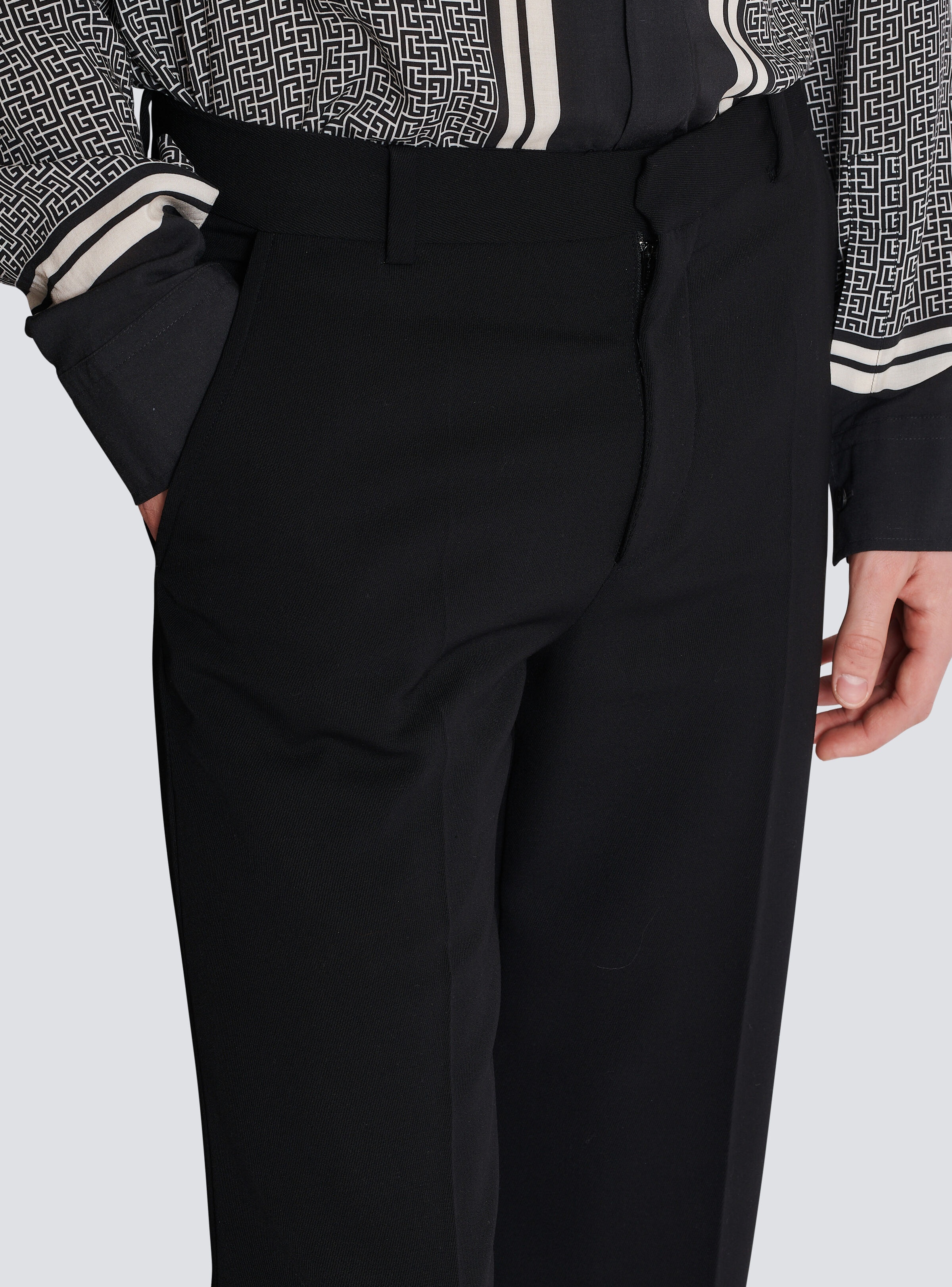 Relaxed-fit casual trousers - 6