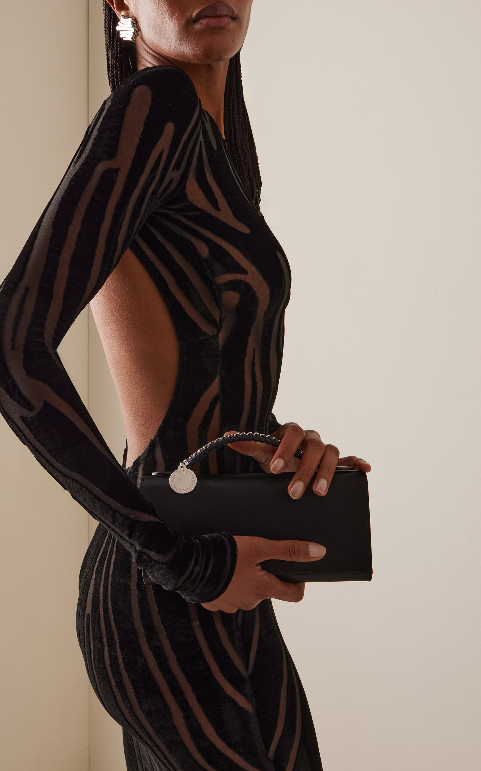 Falabella Eco-Satin Clutch black - 2