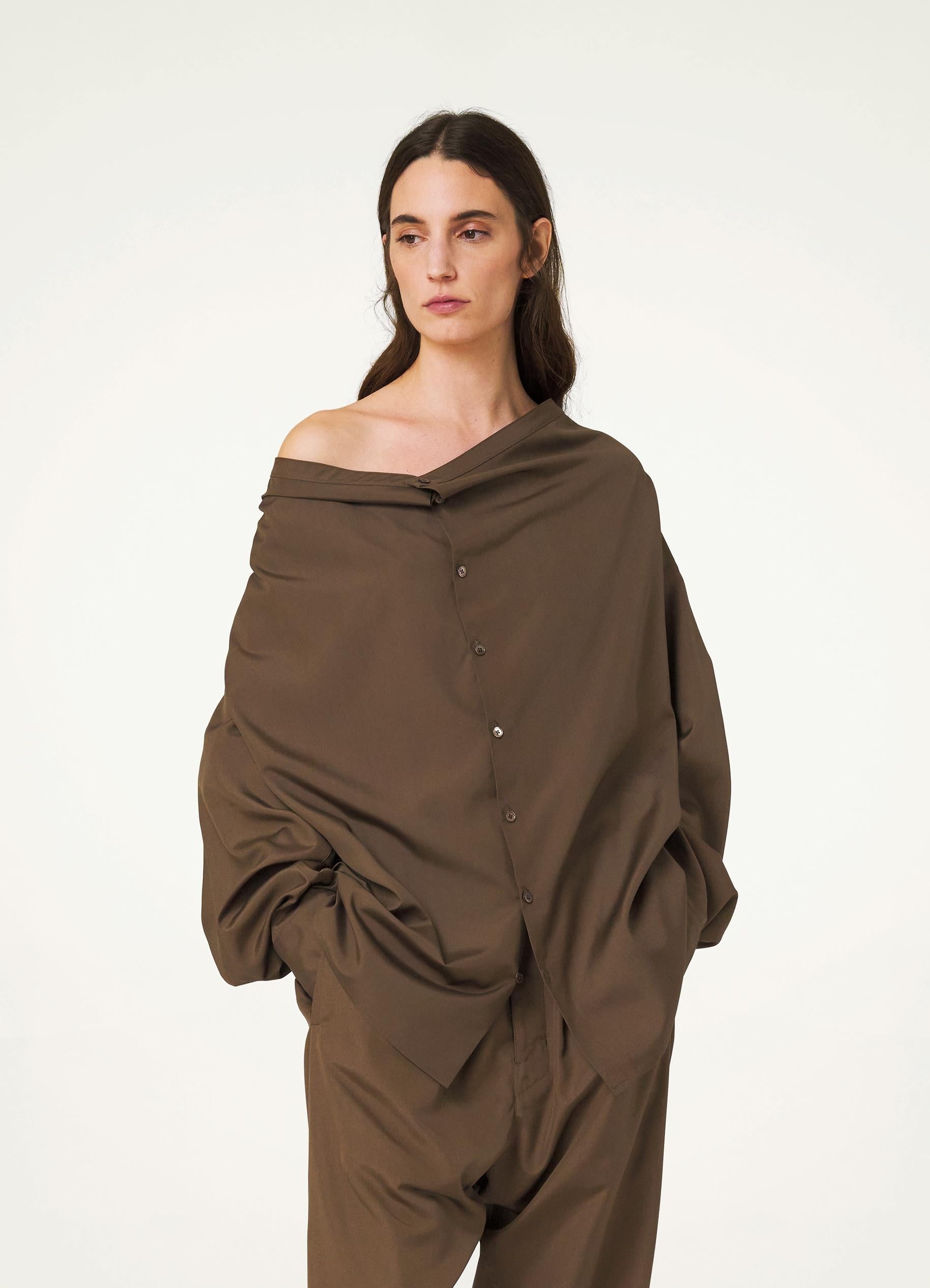 SOFT COLLAR BLOUSE
SOFT SILK - 6