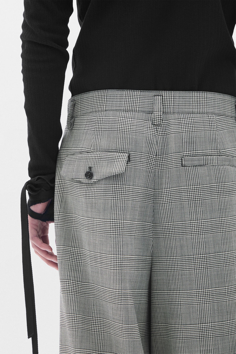 HaroldWide Leg Cropped Trousers with Edge Lining Border 5