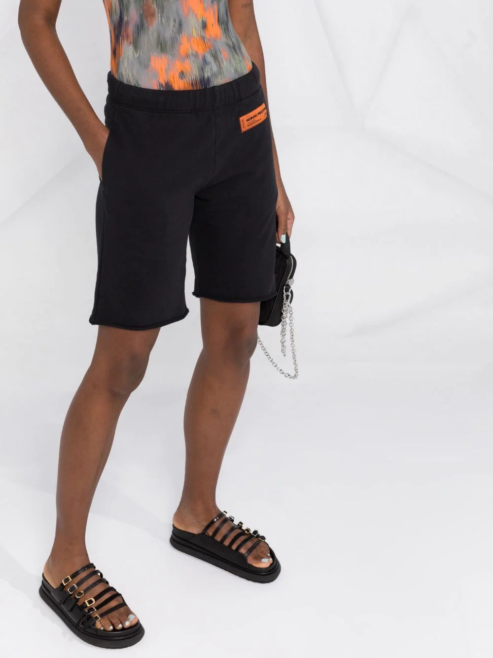 logo-patch organic-cotton knee-length shorts - 3