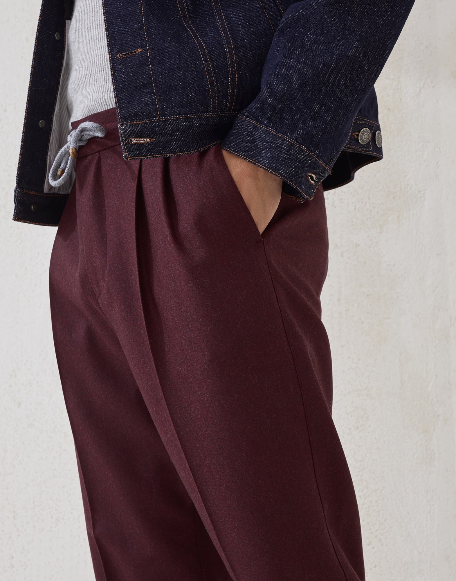 Virgin wool flannel leisure fit trousers with drawstring and double pleats - 3