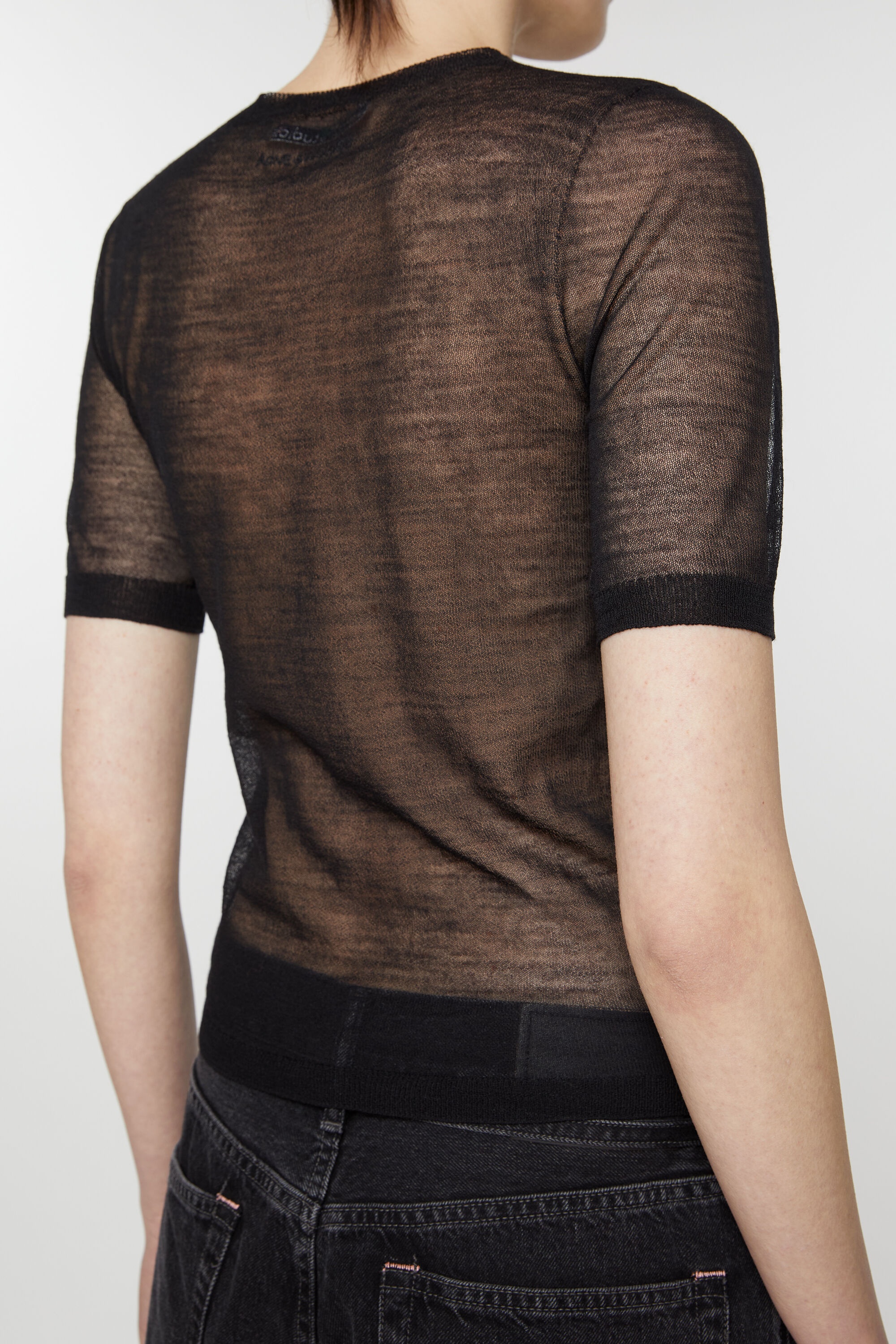 【送料&関税込】Acne Studios Sheer Knit T-shirt Acne Studios Sheer knit t-shirt - Black | REVERSIBLE