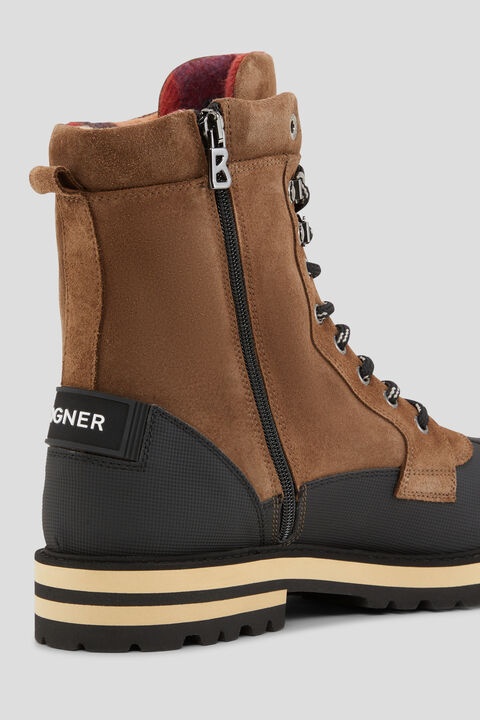 Courchevel Boots in Brown/Black - 6
