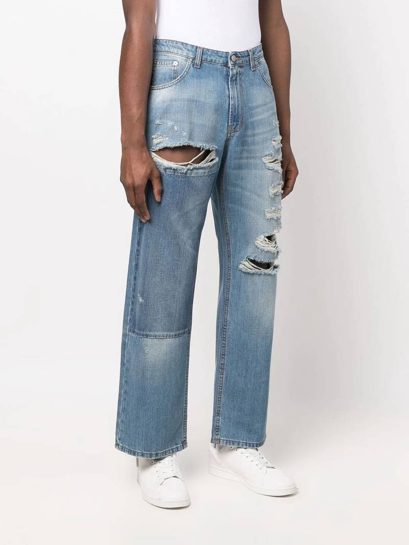 wide-leg distressed jeans 3