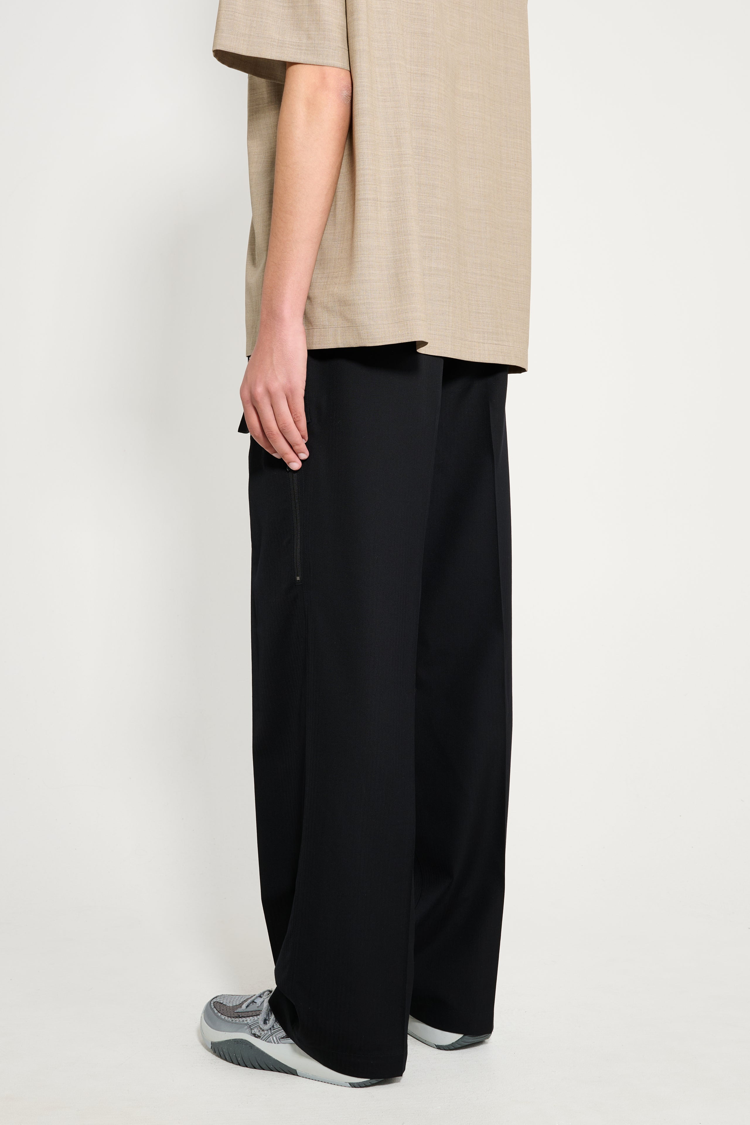 AURALEE WOOL HERRINGBONE CARGO PANTS BLACK - 3
