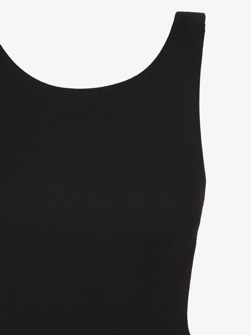 Short dress in crêpe de laine with graphic neckline 6