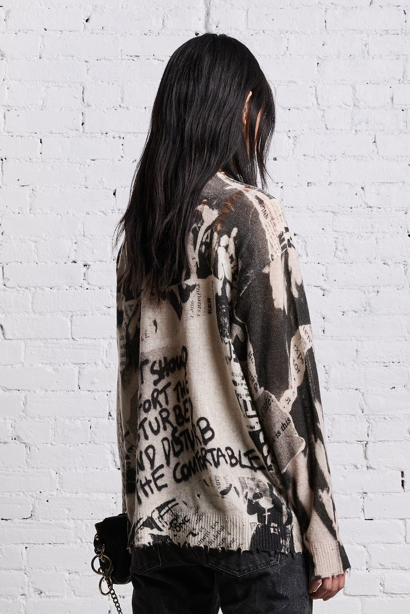 PRINTED BOYFRIEND SWEATER - NEWSPAPER - 6