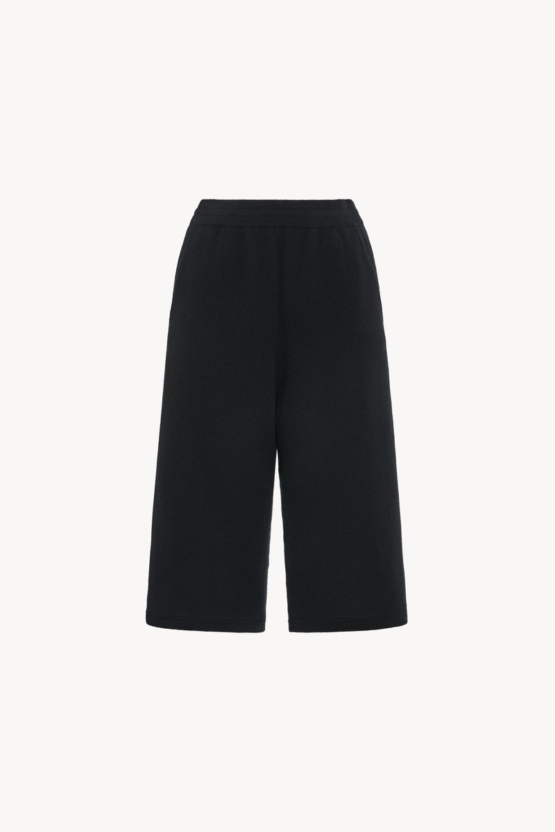 Oriya Pant 1