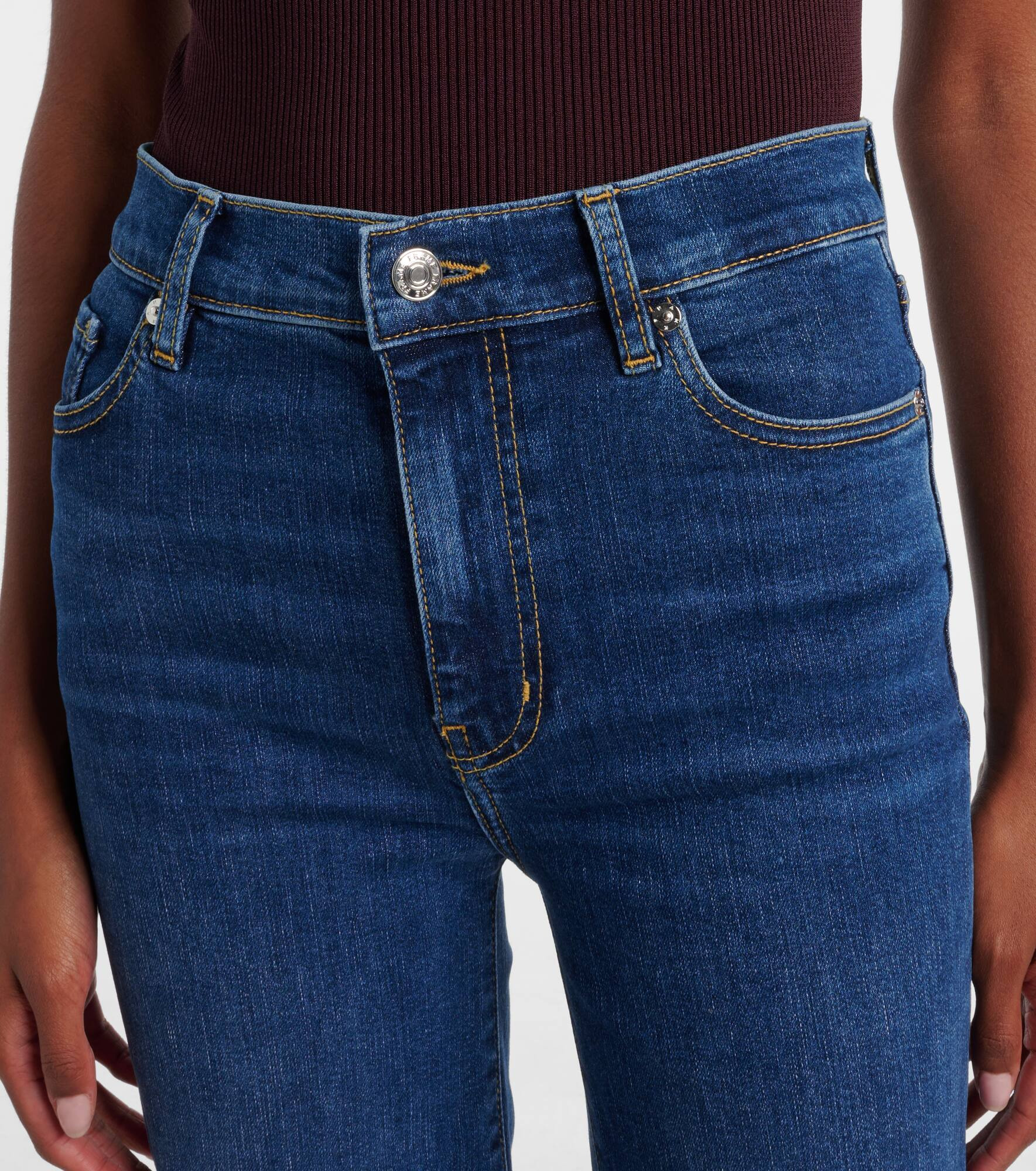Sleek flared jeans - 4