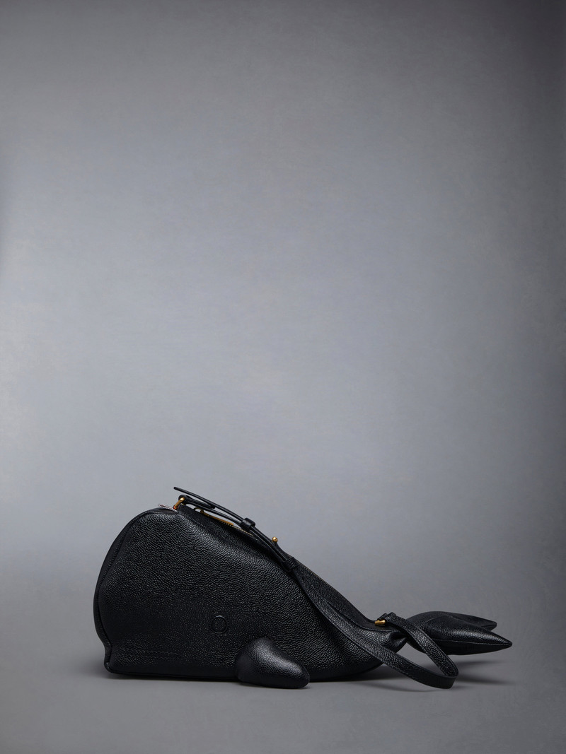 Whale Baguette Bag in Pebble Grain 1