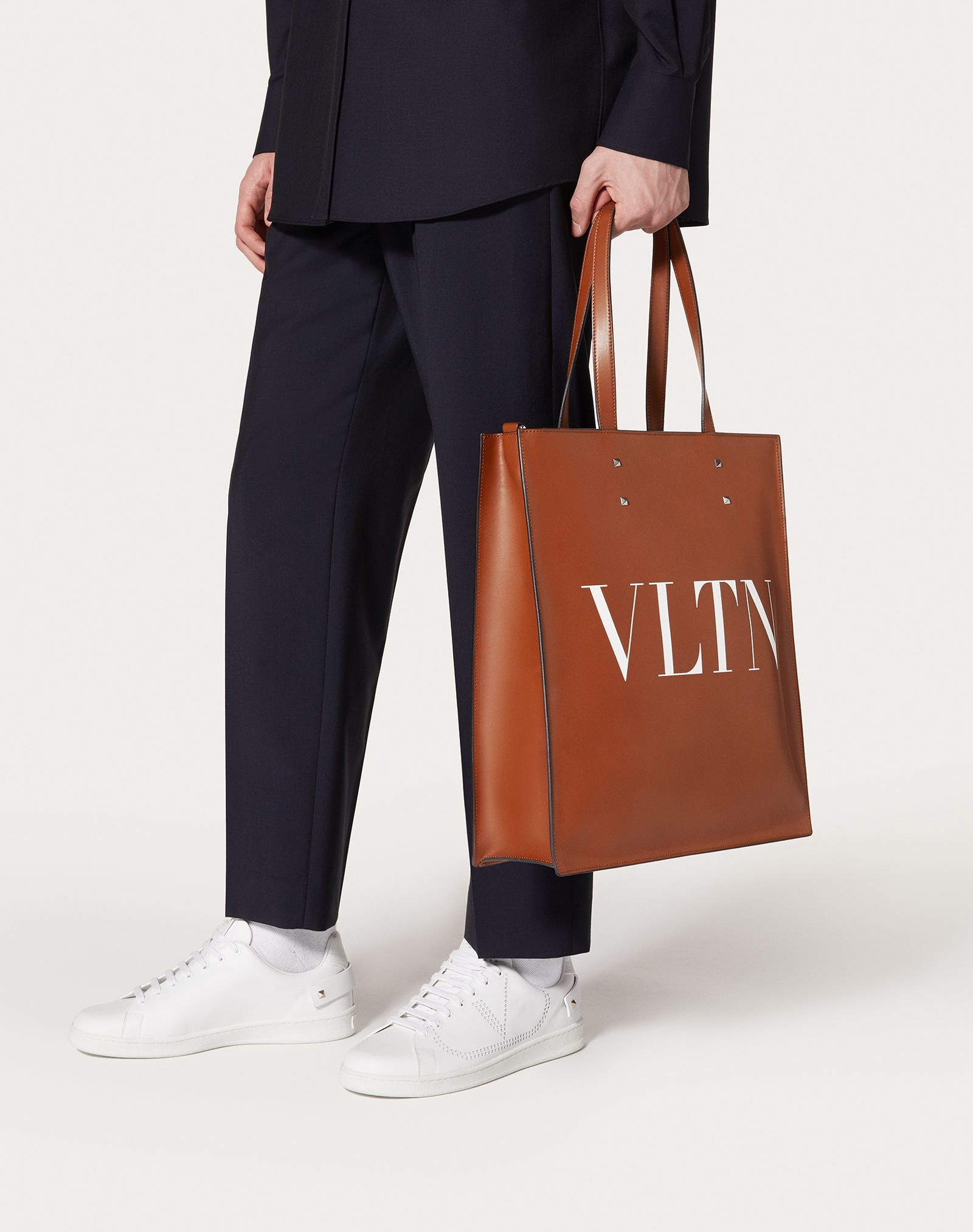 LEATHER VLTN TOTE - 6