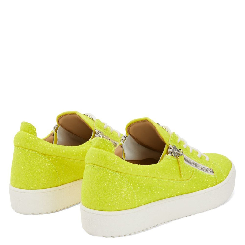 Gail Glitter 3