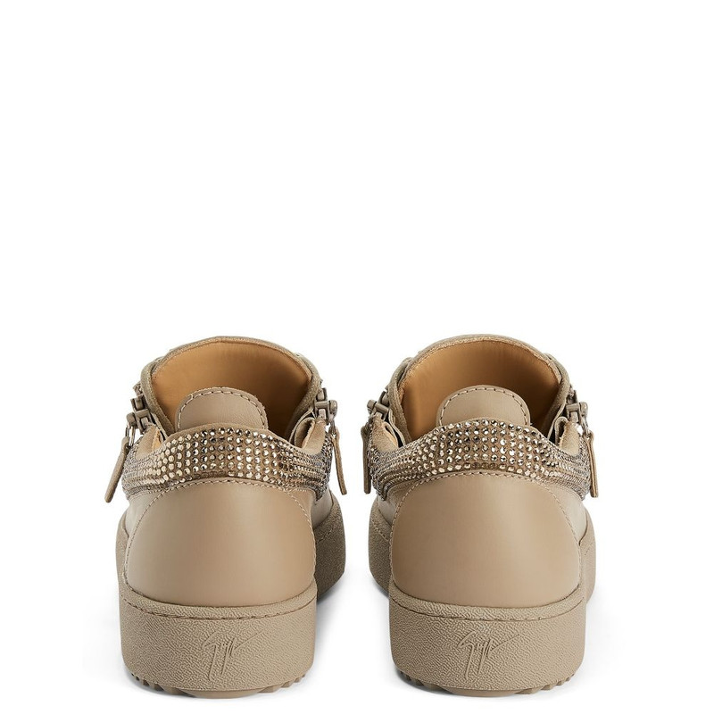 Giuseppe Zanotti Frankie outlook