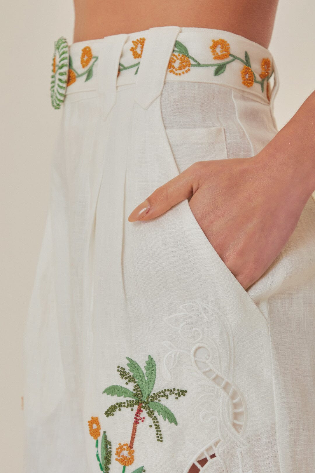 Off-White Coconut Tree Embroidered Richelieu Shorts - 4