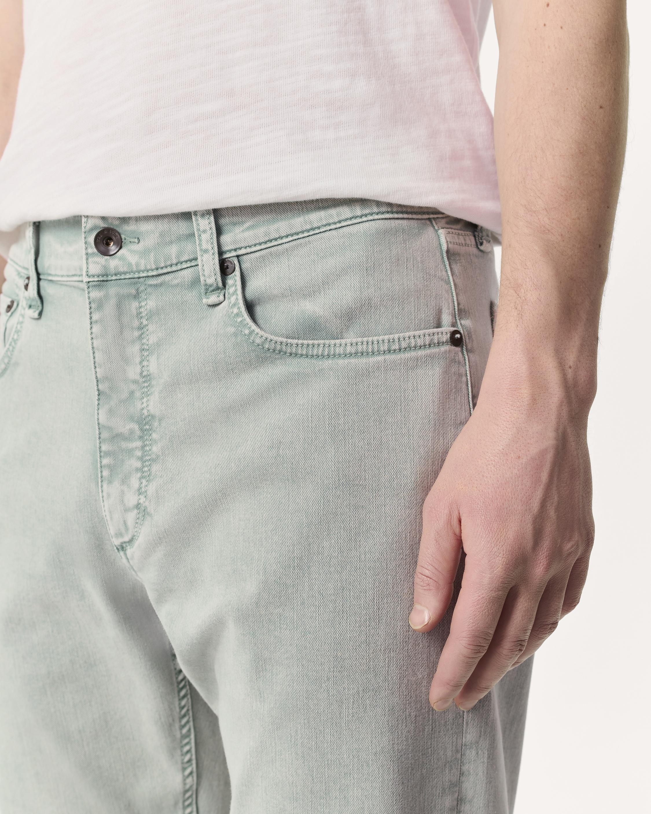 Fit 4 Straight Fit Jeans
Aero Stretch Denim - 4