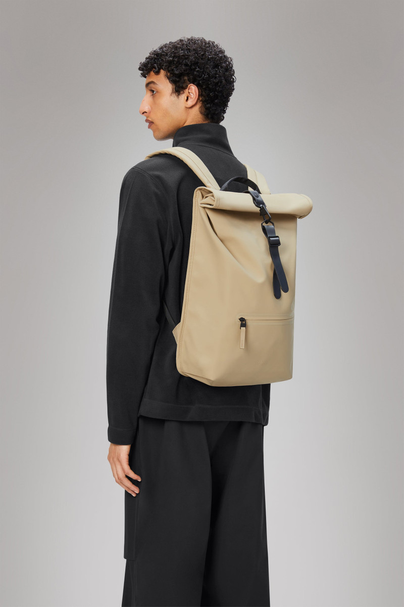 RAINS Rolltop Rucksack outlook