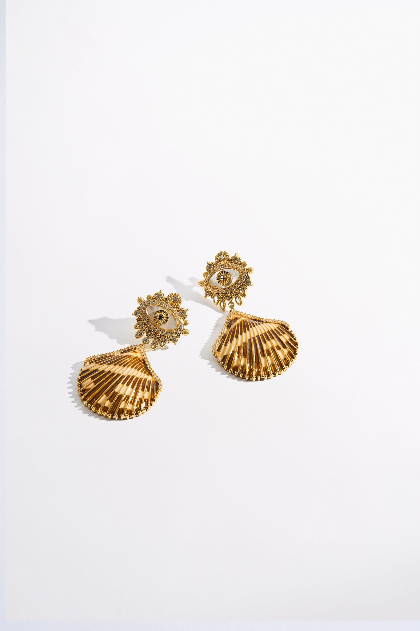 ENCHANTED OCEANIA SHELL EARRINGS - 1