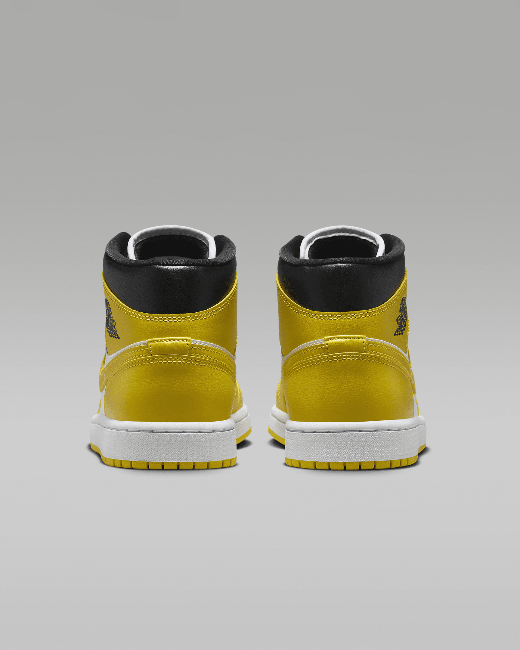 Air Jordan 1 Mid Women's Shoes - 6