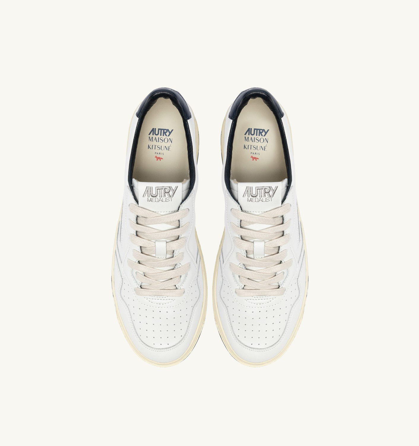 MEDALIST LOW 'MAISON KITSUNÉ' SNEAKERS IN WHITE AND BLUE LEATHER - 7