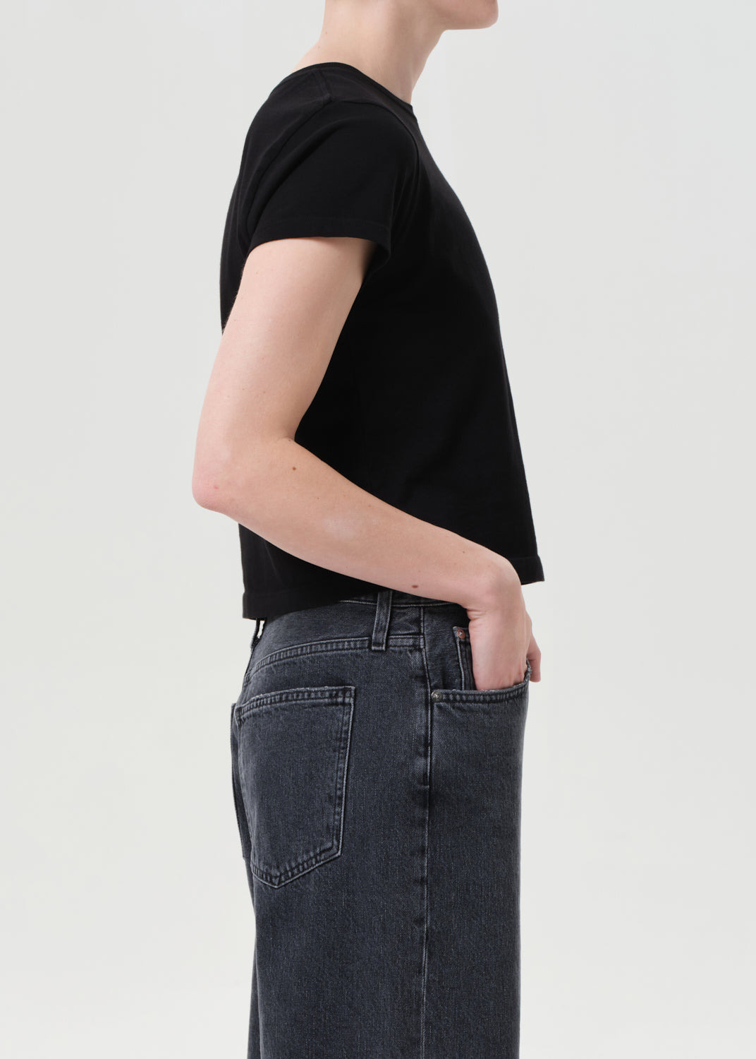 ADINE SHRUNKEN TEE IN BLACK - 4