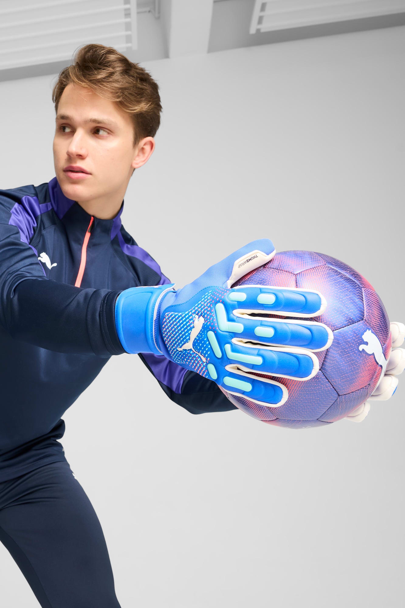 FUTURE Match Goalkeeper Gloves - 2