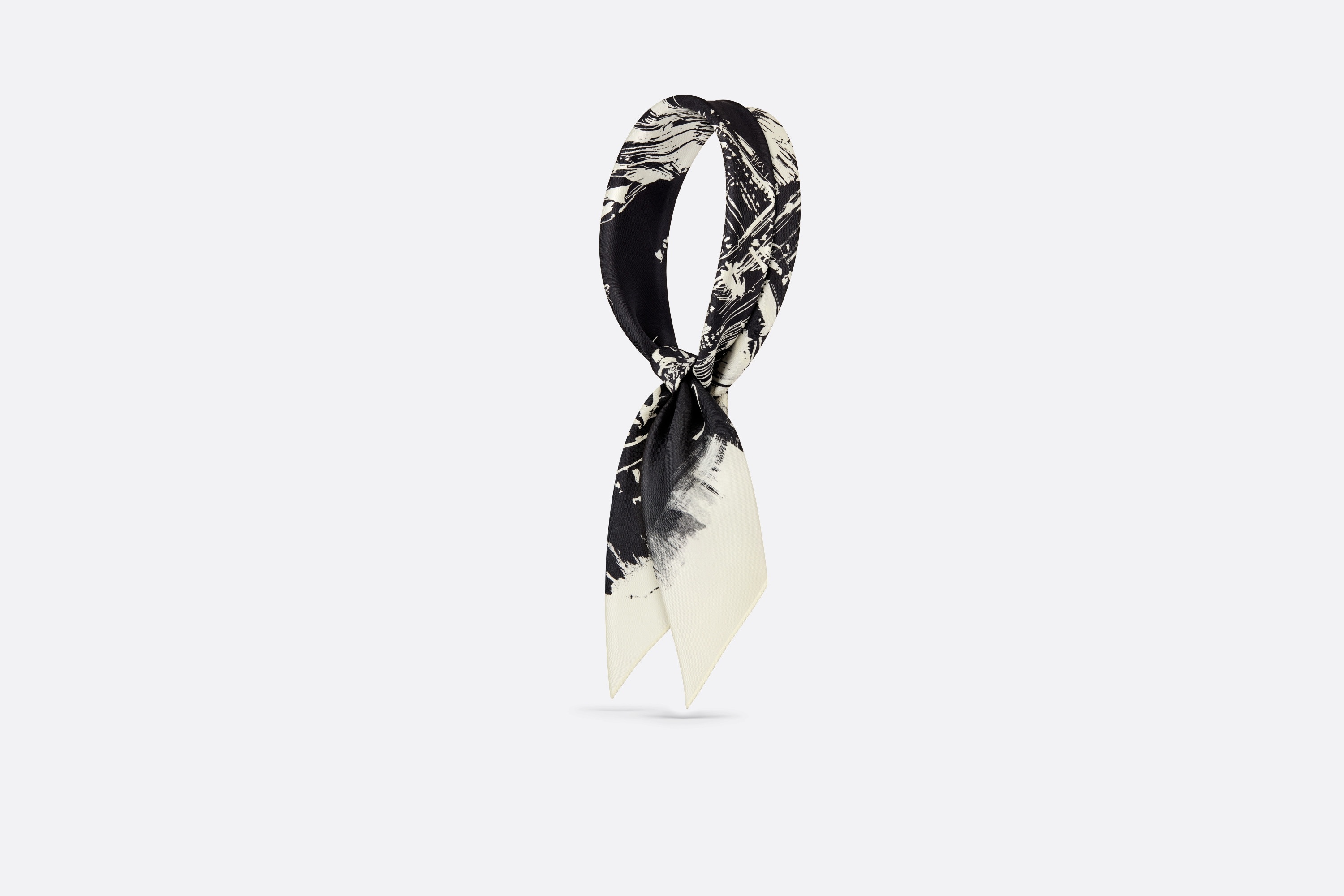 スカーフ Dior New York 90 Square Slik Dior New York 90 Square Scarf | dior | REVERSIBLE