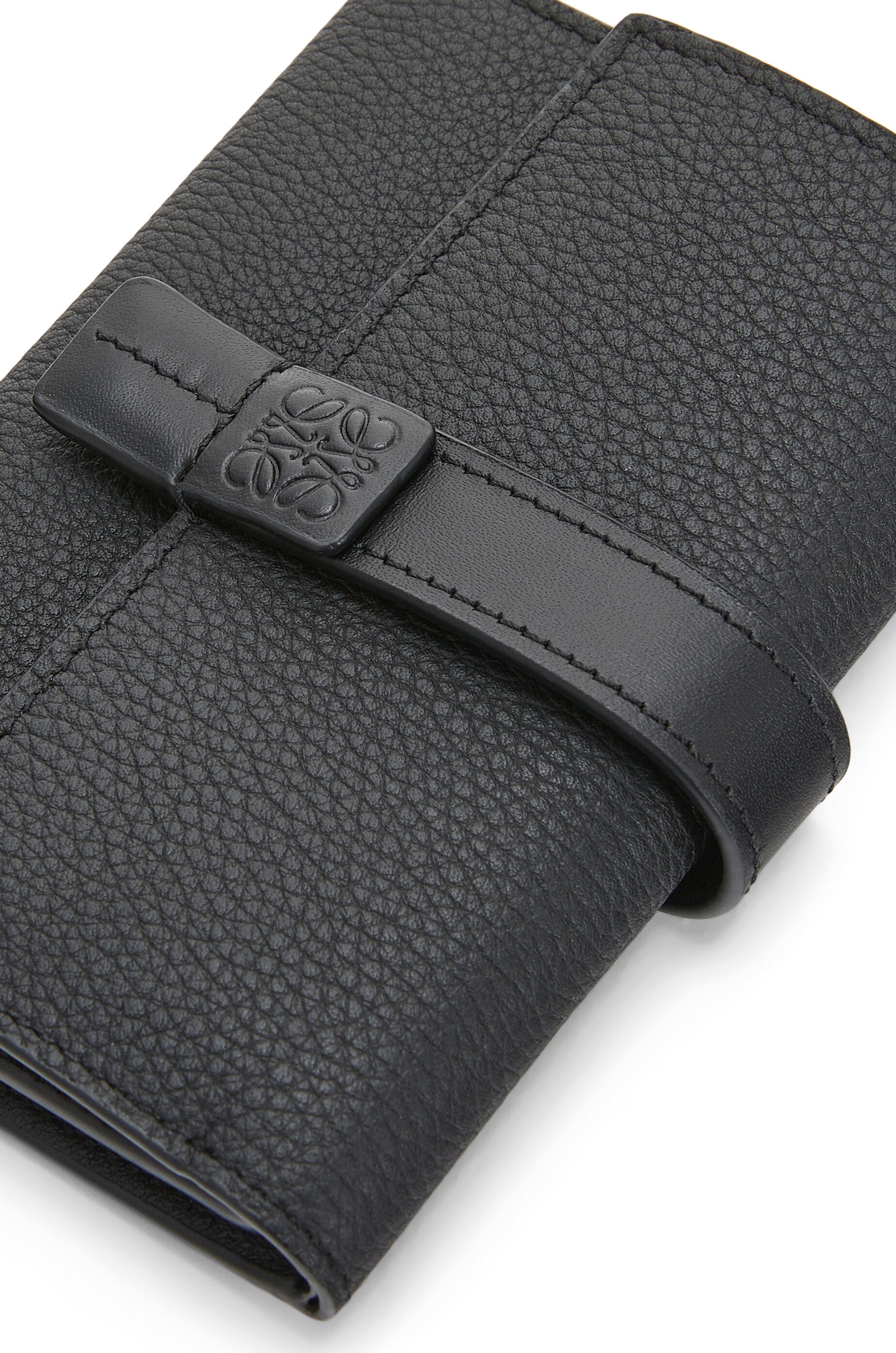 Small vertical wallet in soft grained calfskin - 10