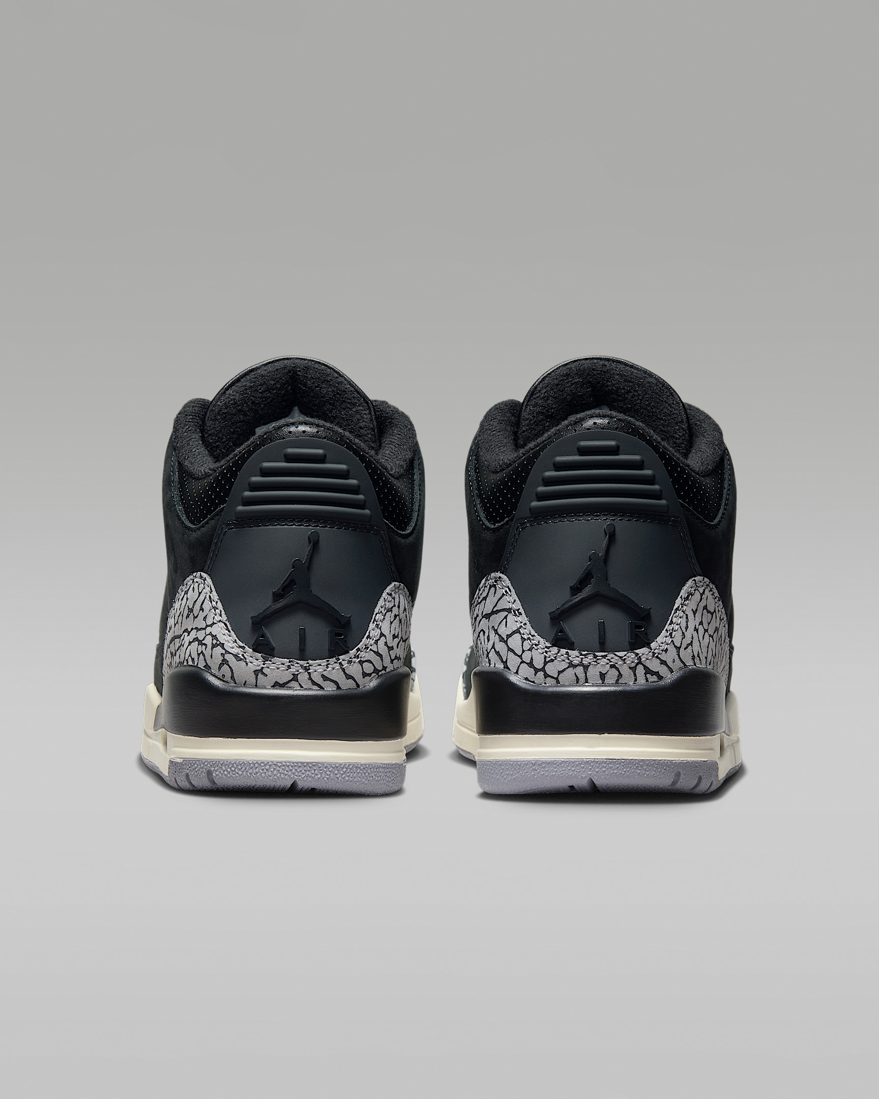 Air Jordan 3 Retro Women's Shoes - 6