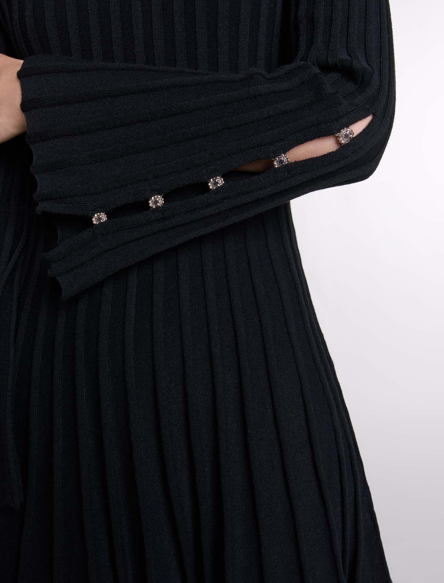 Short knit dress - 8